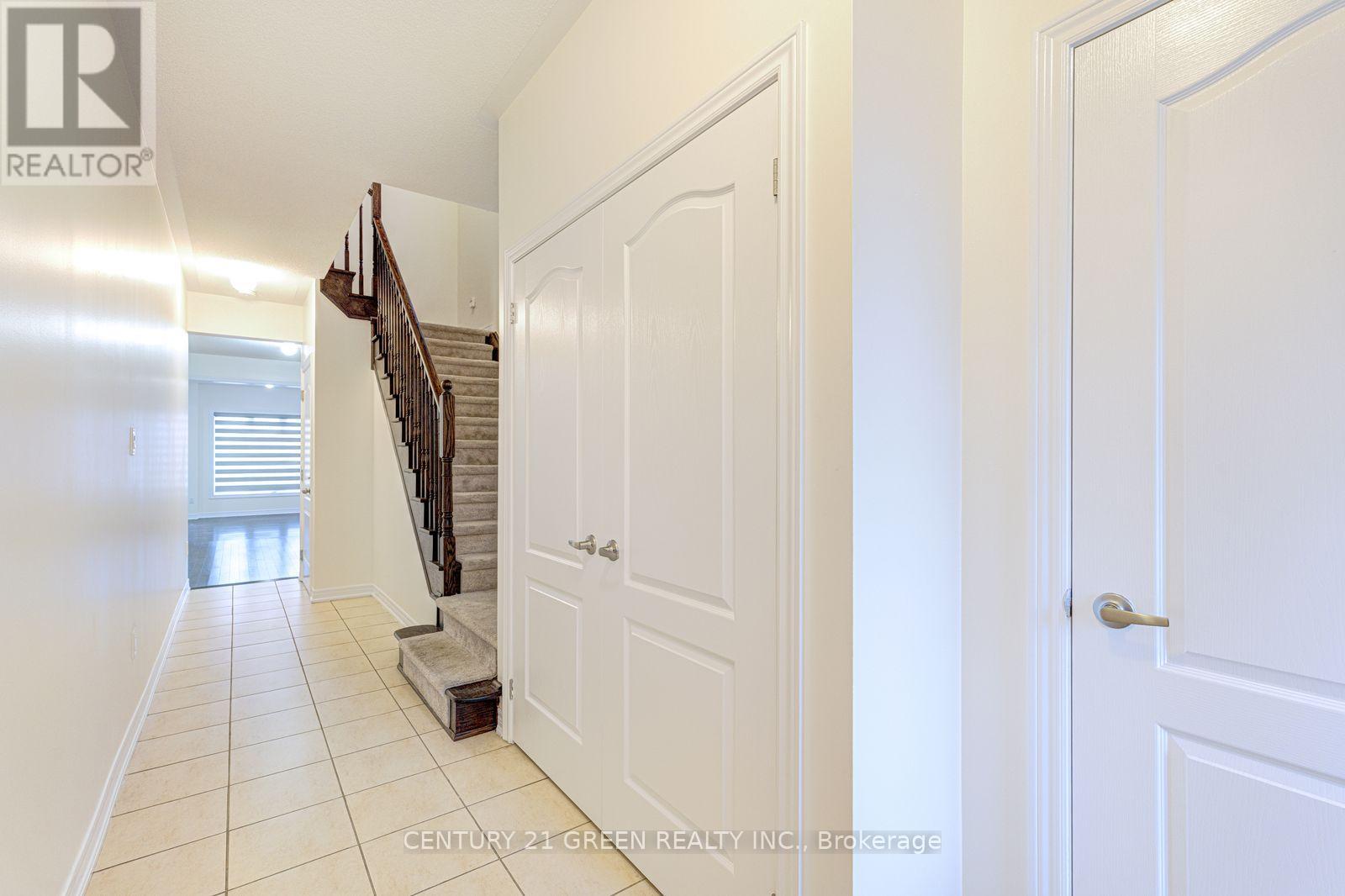 #1 (Main & 2nd Floor) - 100 Lanark Circle, Brampton, Ontario  L6X 5L4 - Photo 6 - W13804674