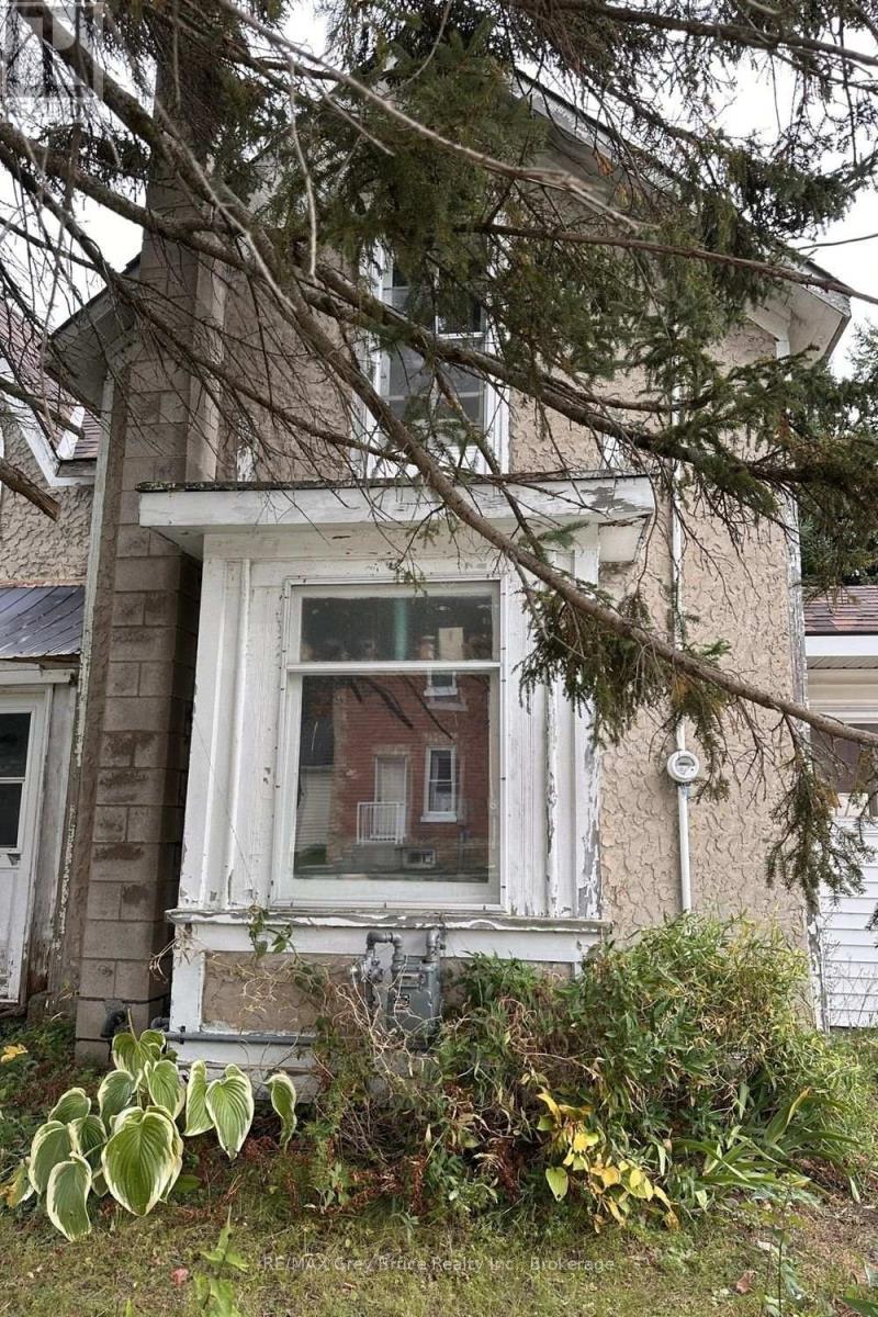 475 Brown Street, South Bruce Peninsula, Ontario  N0H 2T0 - Photo 2 - X14091484