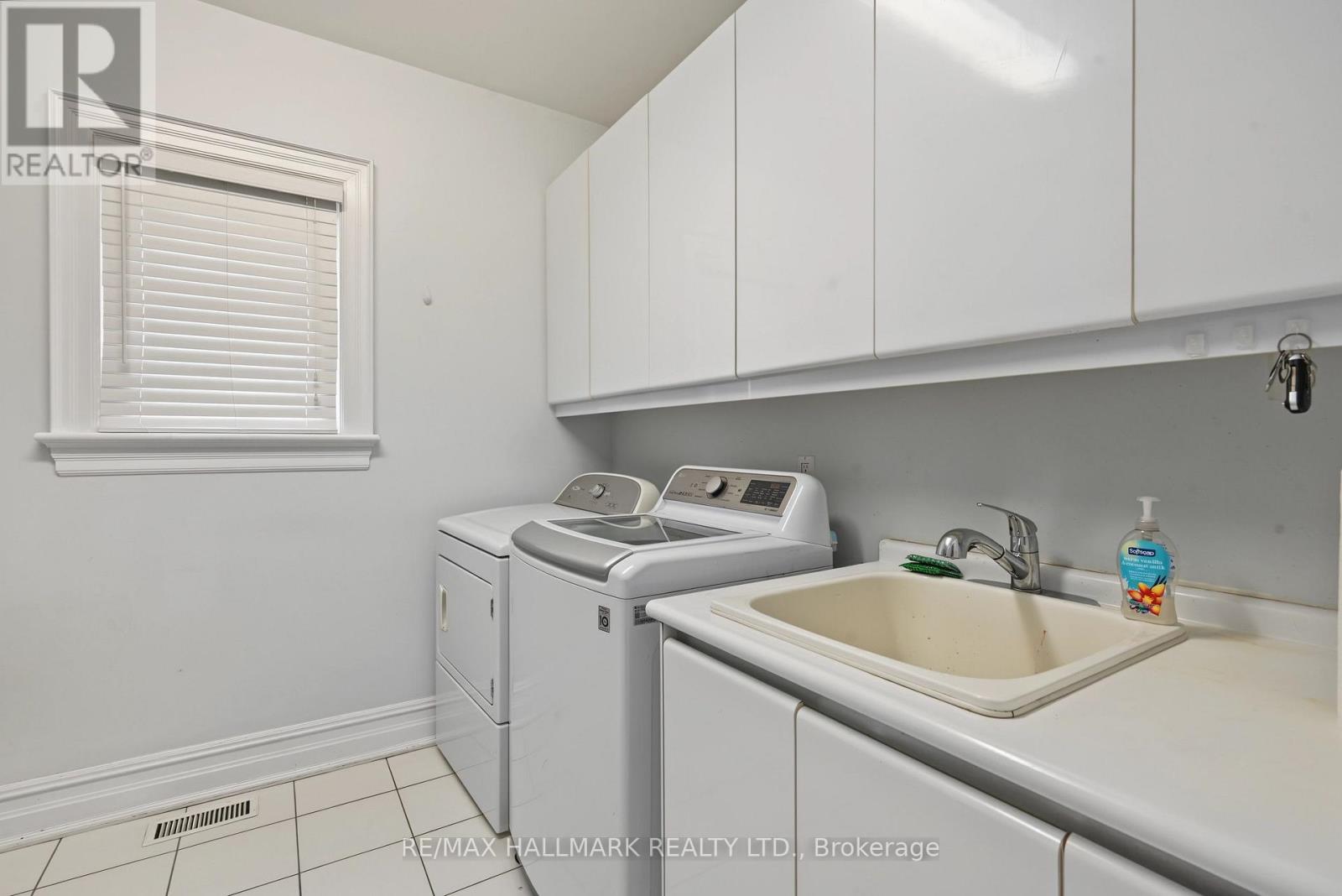 28 Renaissance Court W, Vaughan, Ontario  L4J 7W4 - Photo 15 - N14091482