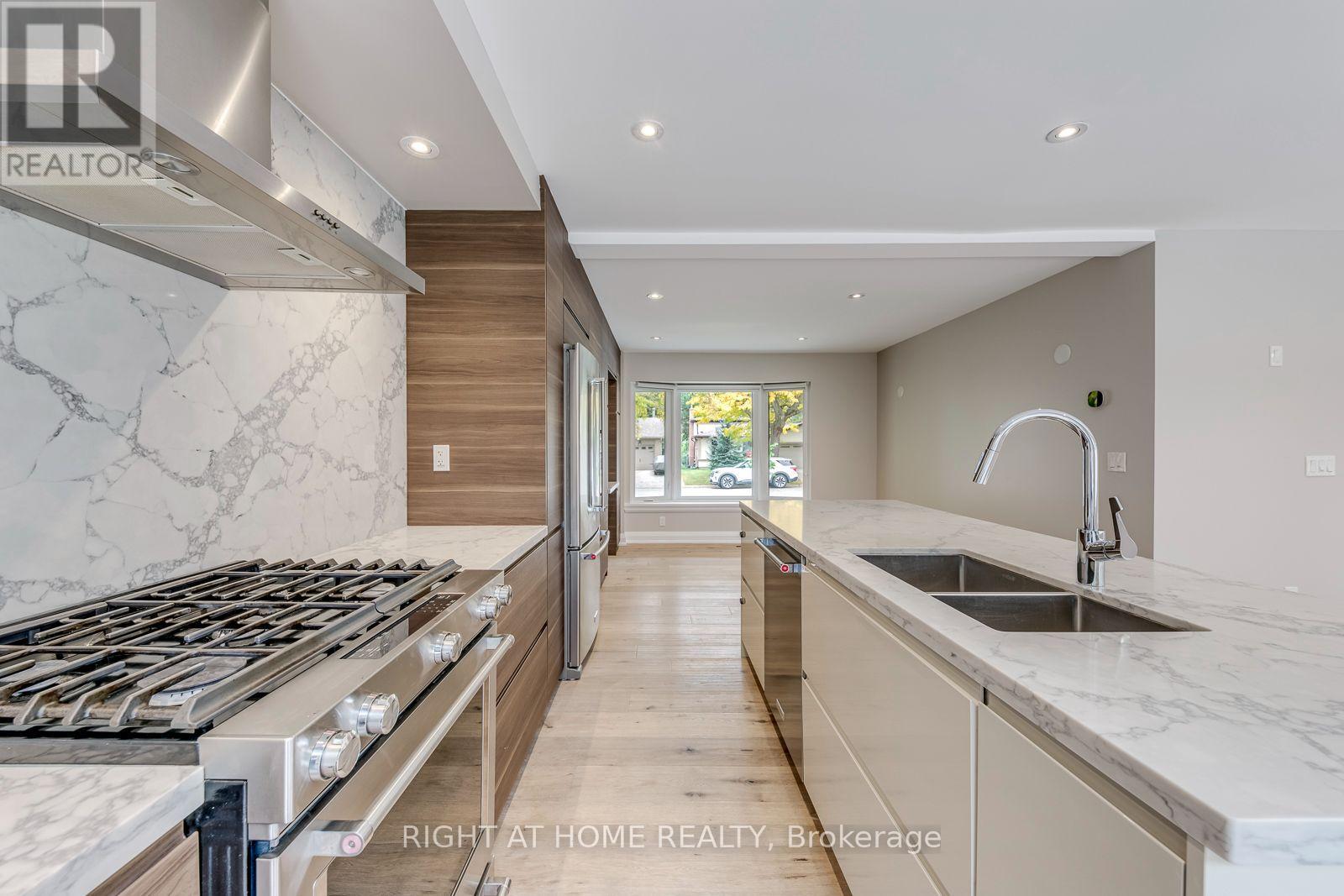 30 Penwick Crescent, Richmond Hill (North Richvale), Ontario  L4C 5B4 - Photo 19 - N14091518
