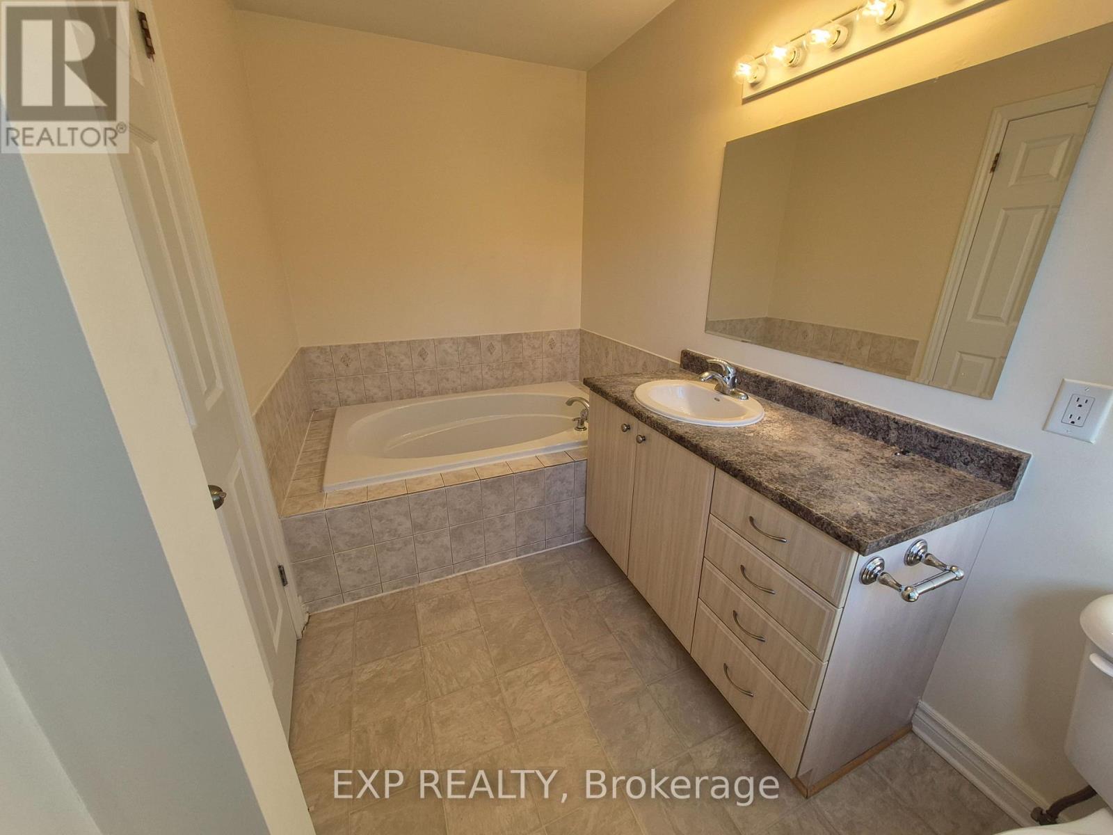 338 Forestbrook Street, Ottawa, Ontario  K2K 0B8 - Photo 17 - X14091544