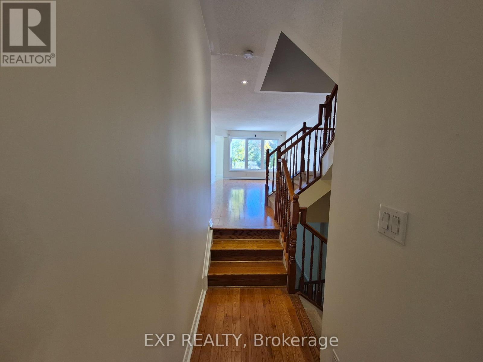 338 Forestbrook Street, Ottawa, Ontario  K2K 0B8 - Photo 3 - X14091544