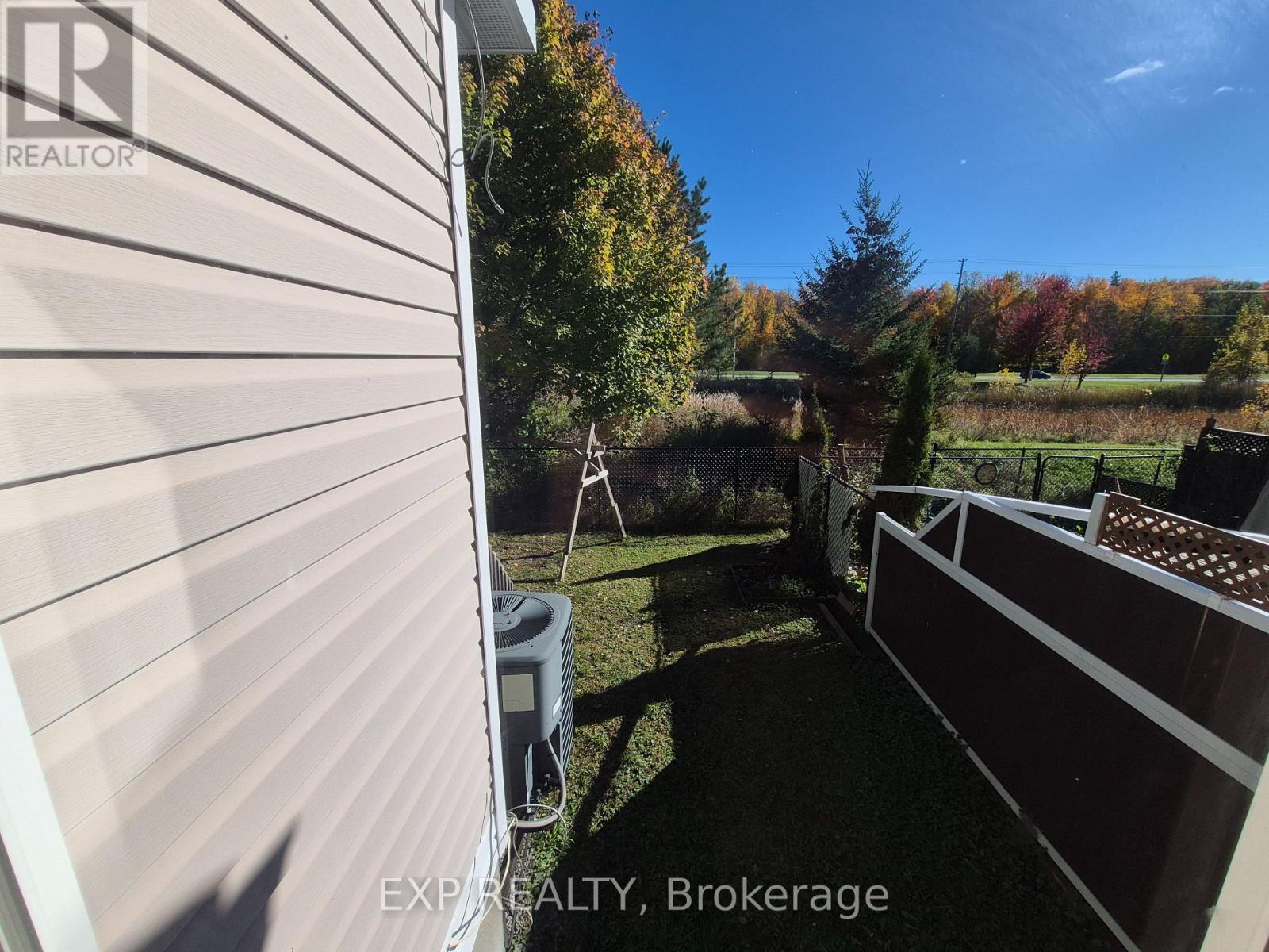 338 Forestbrook Street, Ottawa, Ontario  K2K 0B8 - Photo 8 - X14091544
