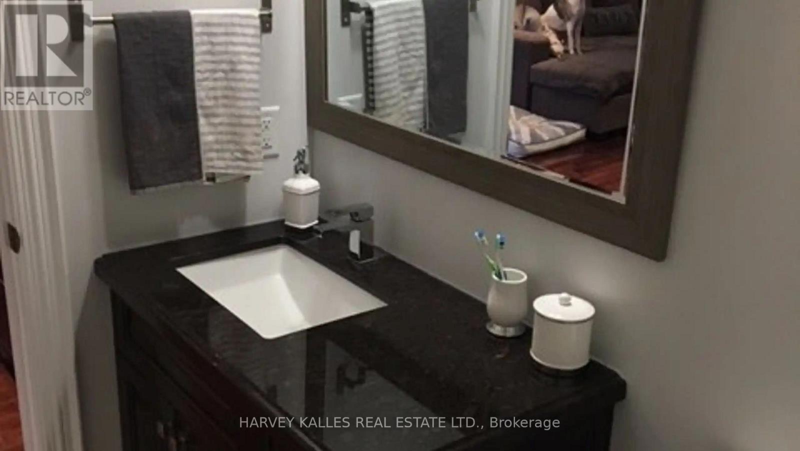 Main - 489 Lauder Avenue, Toronto, Ontario  M6E 3J3 - Photo 11 - C14091536