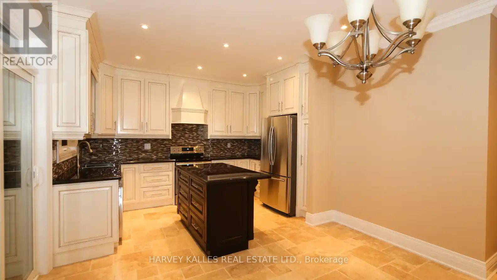 Main - 489 Lauder Avenue, Toronto, Ontario  M6E 3J3 - Photo 7 - C14091536
