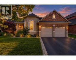 172 VALMONT Court, Ancaster, Ontario