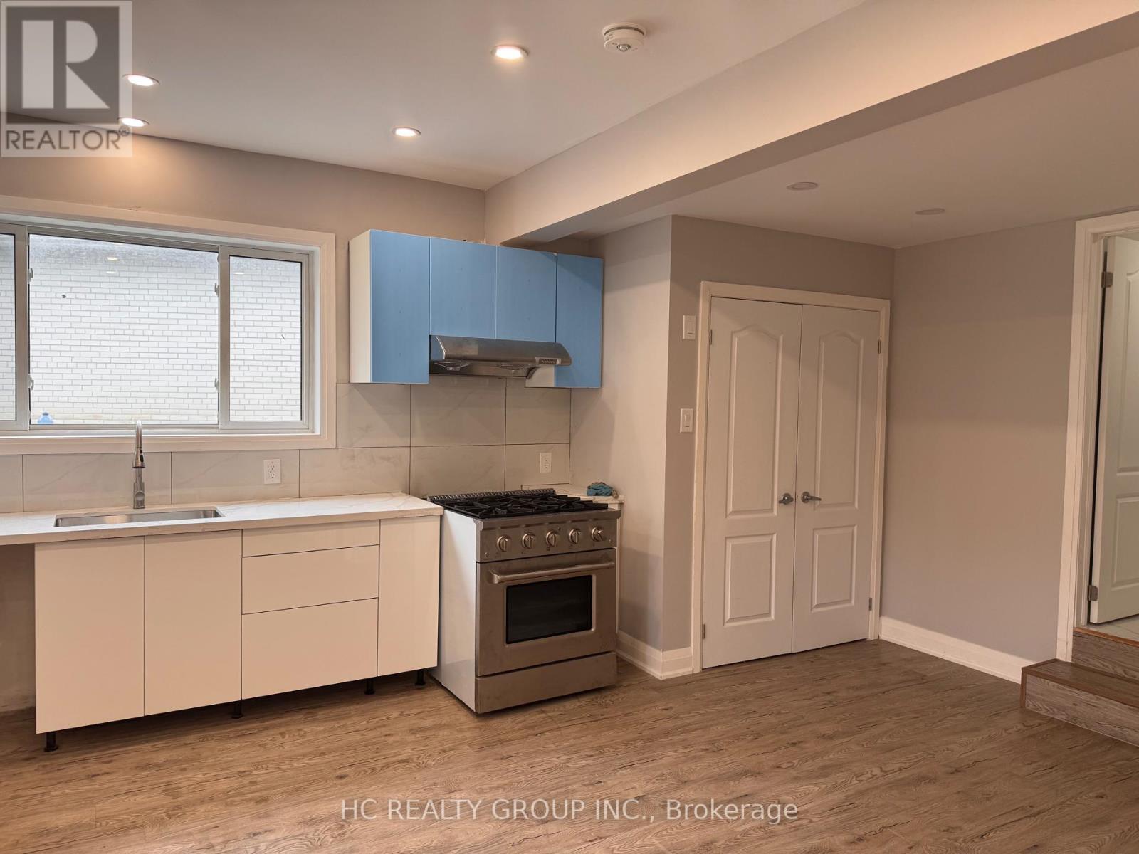 32 B King Richard Court, Markham (Bullock), Ontario  L3P 1M1 - Photo 4 - N14091528