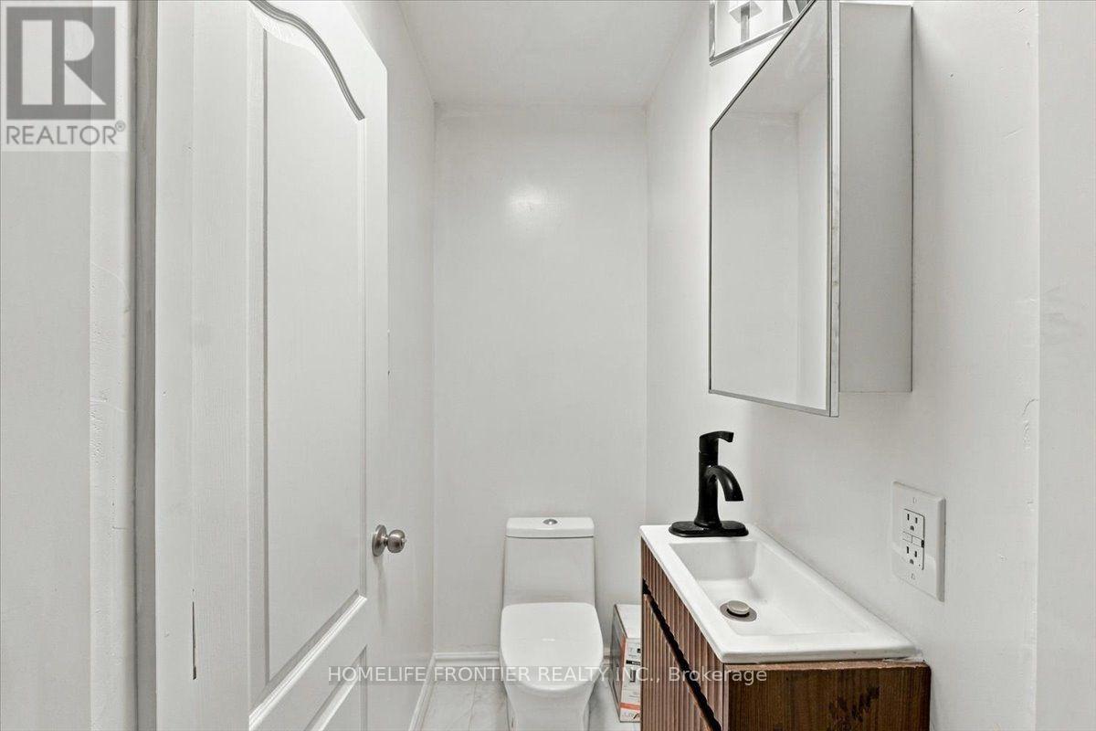 Unit 4 - 99 Regent Road, Toronto, Ontario  M3K 1H2 - Photo 6 - W14091526