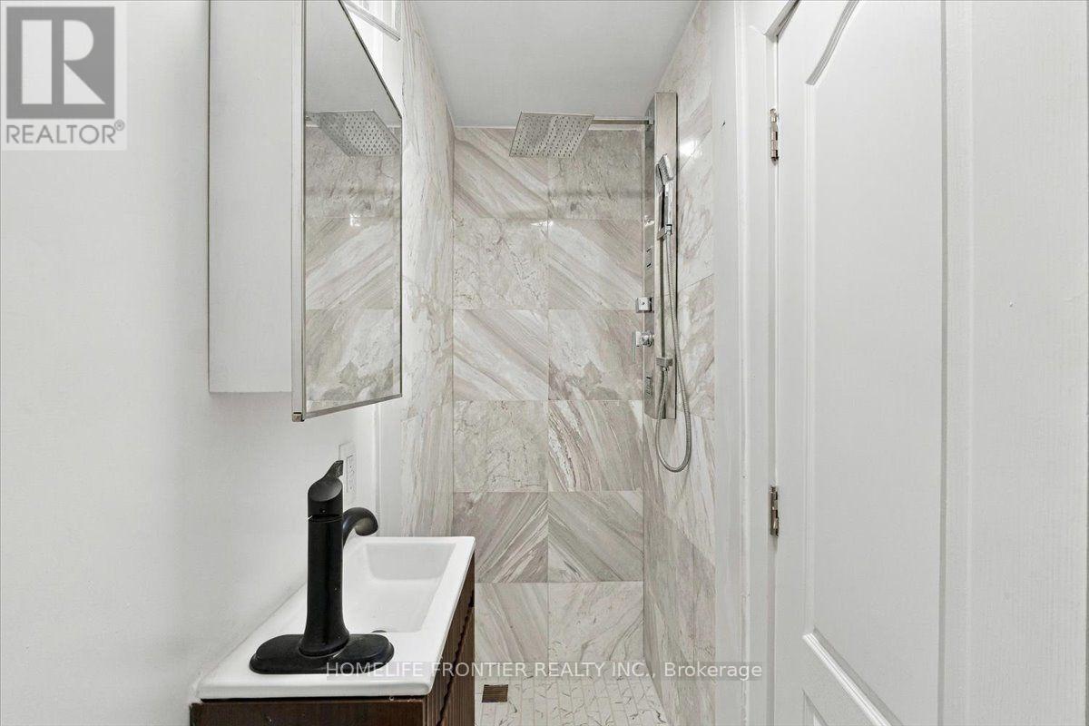 Unit 4 - 99 Regent Road, Toronto, Ontario  M3K 1H2 - Photo 7 - W14091526