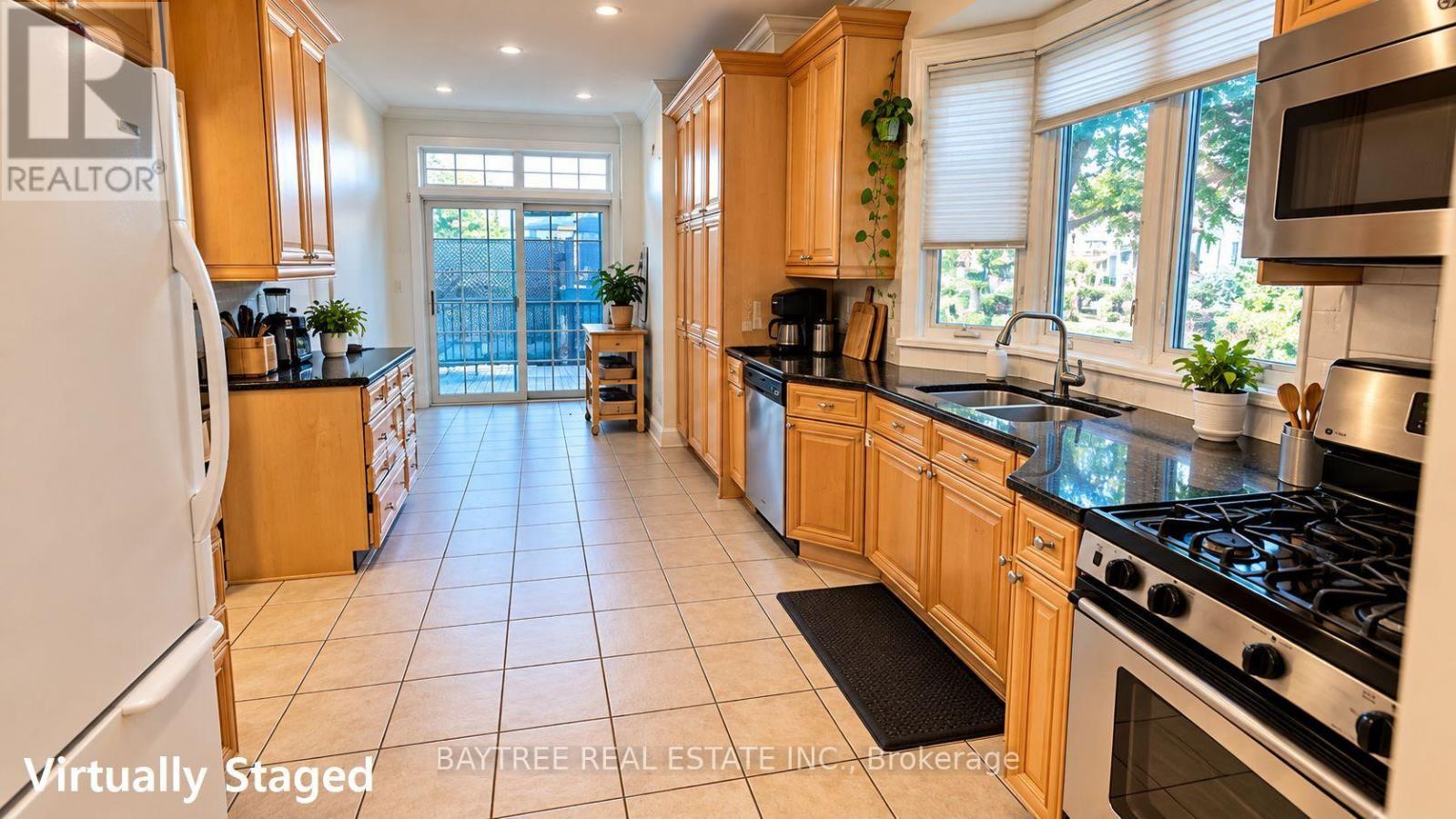 Upper - 257 Cocksfield Avenue, Toronto, Ontario  M3H 3T6 - Photo 2 - C14091366