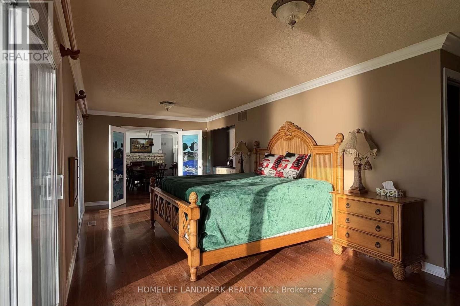 100 Lake Drive N, Georgina, Ontario  L4P 1A9 - Photo 12 - N14088216