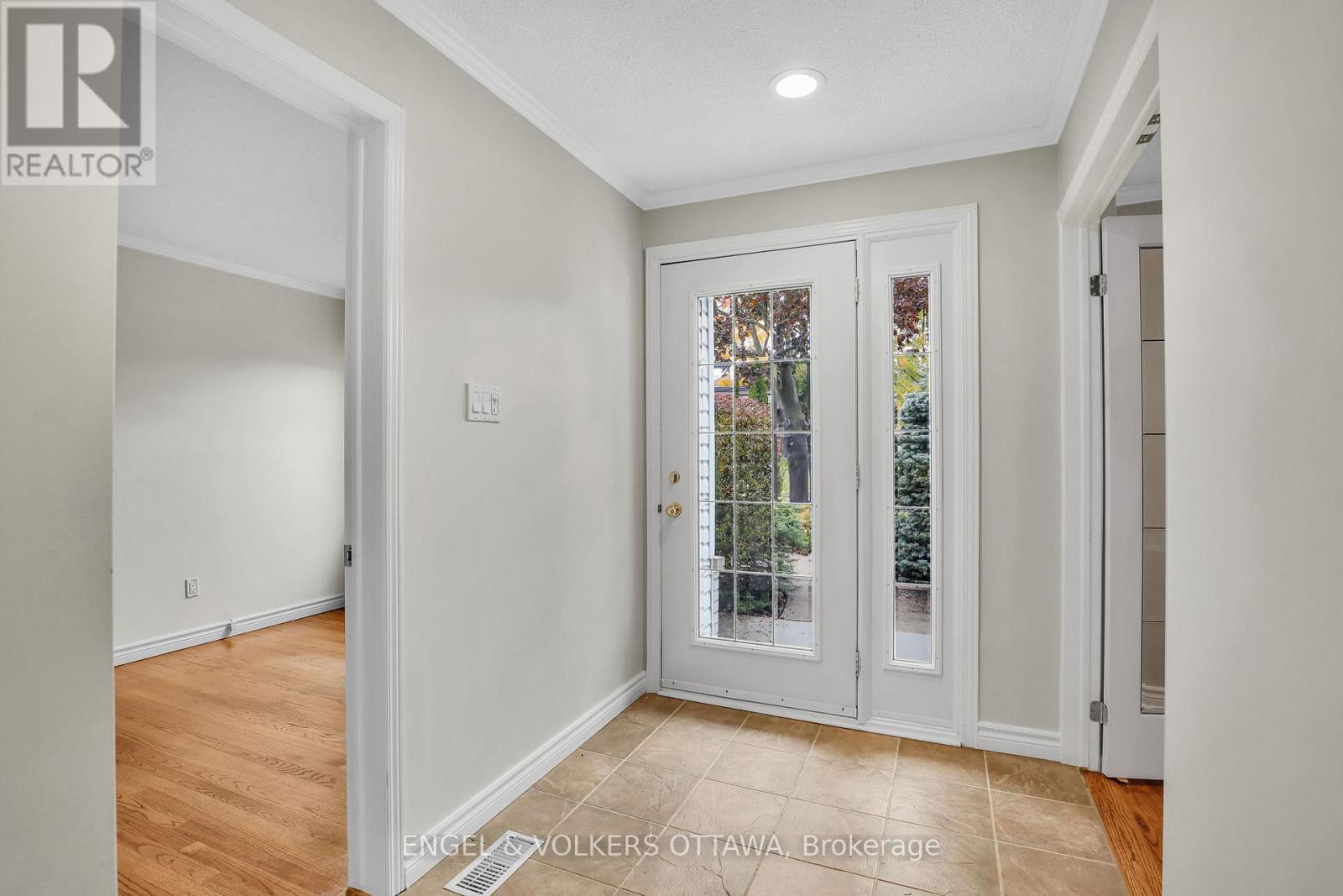 2713 Dupont Street, Ottawa, Ontario  K1V 8N2 - Photo 3 - X14091584
