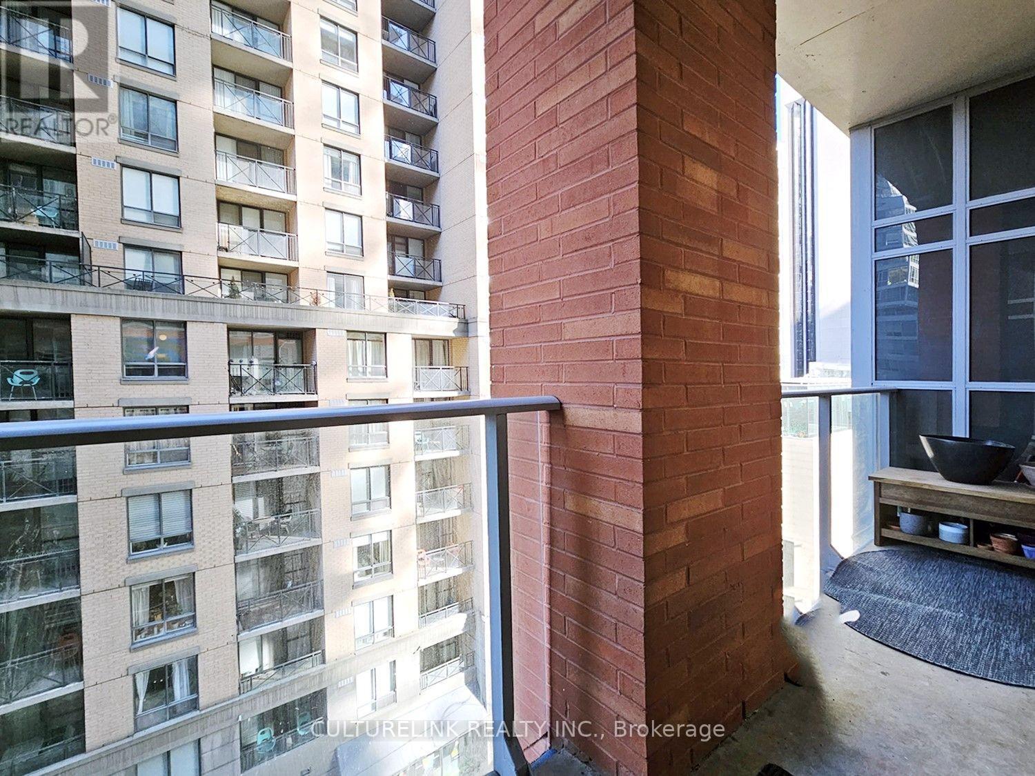 707 - 126 Simcoe Street, Toronto, Ontario M5H 4E6 - Photo 2 - C14091568