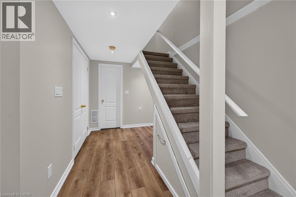 53 Sunnycroft Court, Waterdown, Ontario  L0R 2H4 - Photo 34 - 40871812