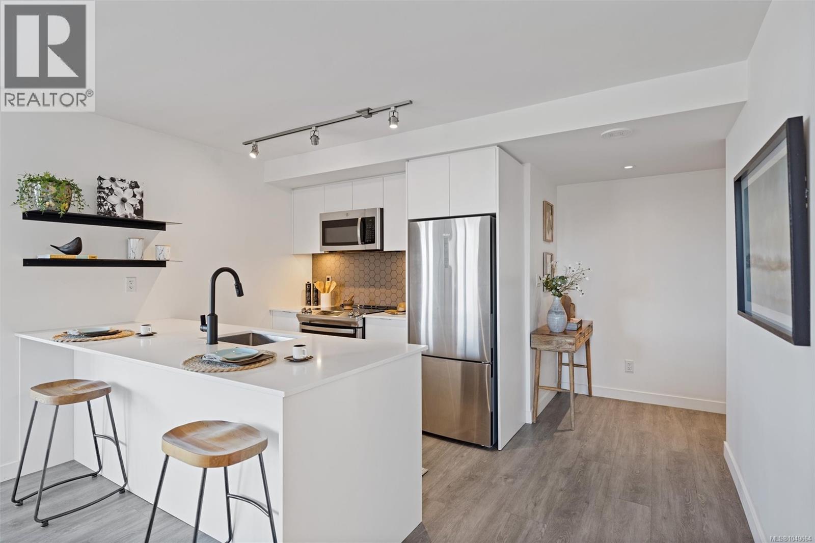 604 845 Johnson St, Victoria, British Columbia  V8W 0G3 - Photo 10 - 1049664