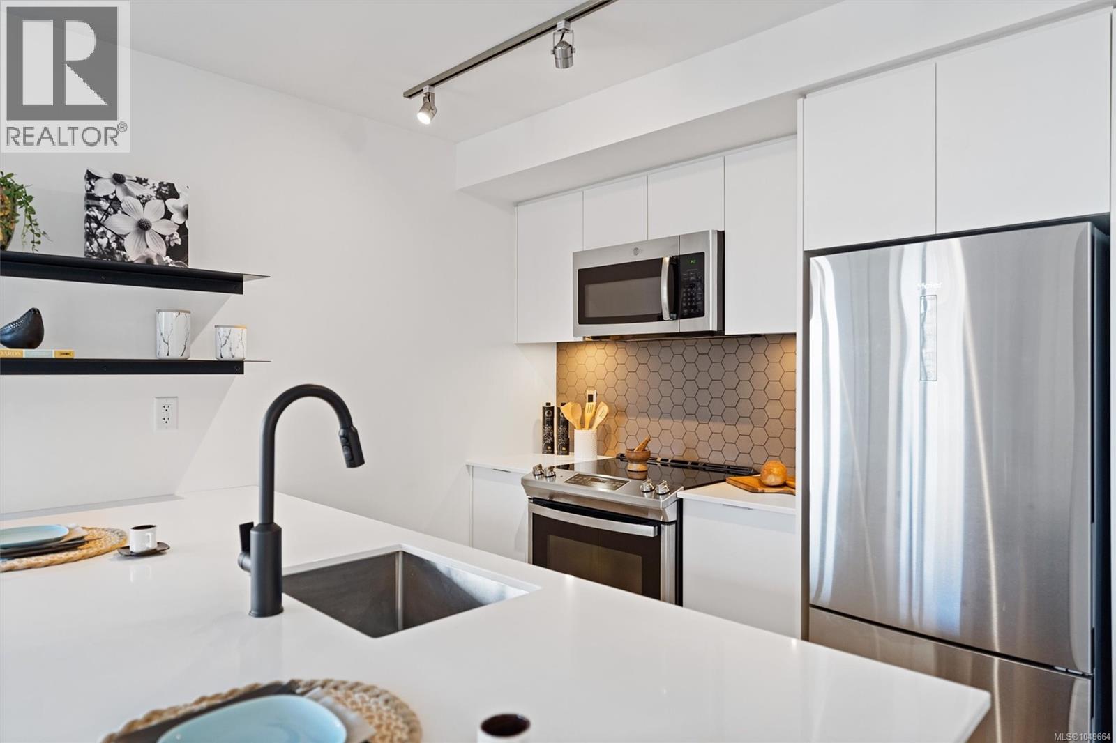 604 845 Johnson St, Victoria, British Columbia  V8W 0G3 - Photo 11 - 1049664