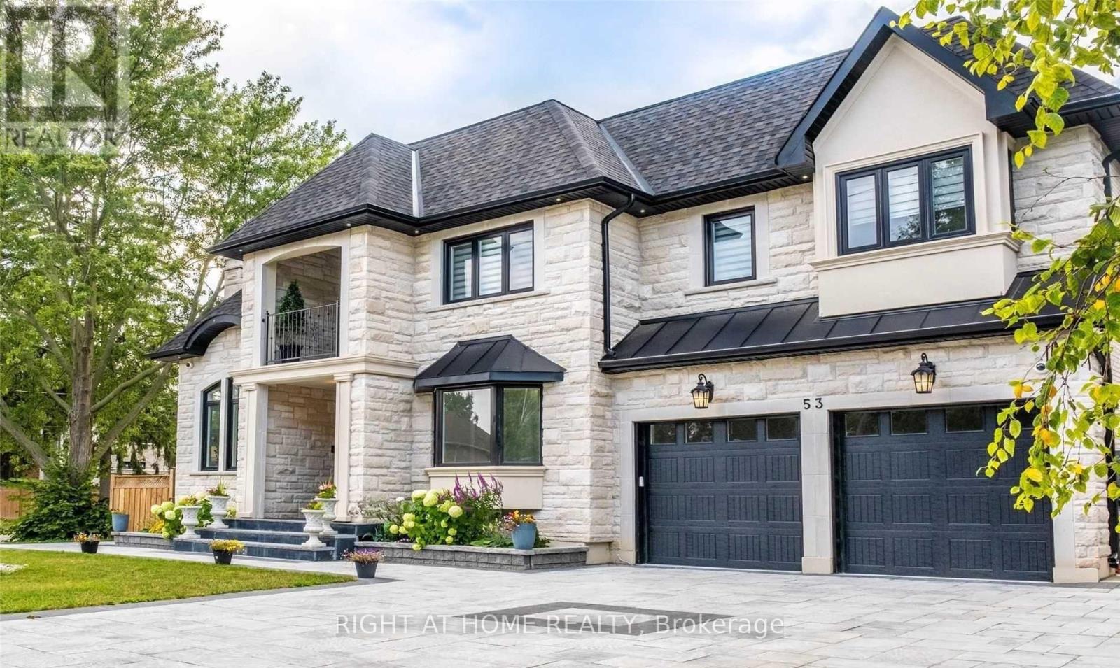 53 Eaglewood Boulevard, Mississauga, Ontario  L5G 1V6 - Photo 2 - W14091580