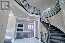 53 Eaglewood Boulevard, Mississauga, Ontario  L5G 1V6 - Photo 5 - W14091580