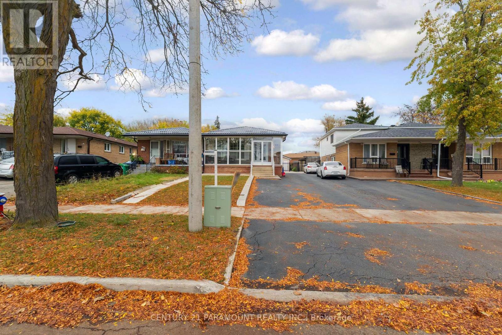 3135 Purnell Court, Mississauga, Ontario  L4T 2J7 - Photo 1 - W14091598