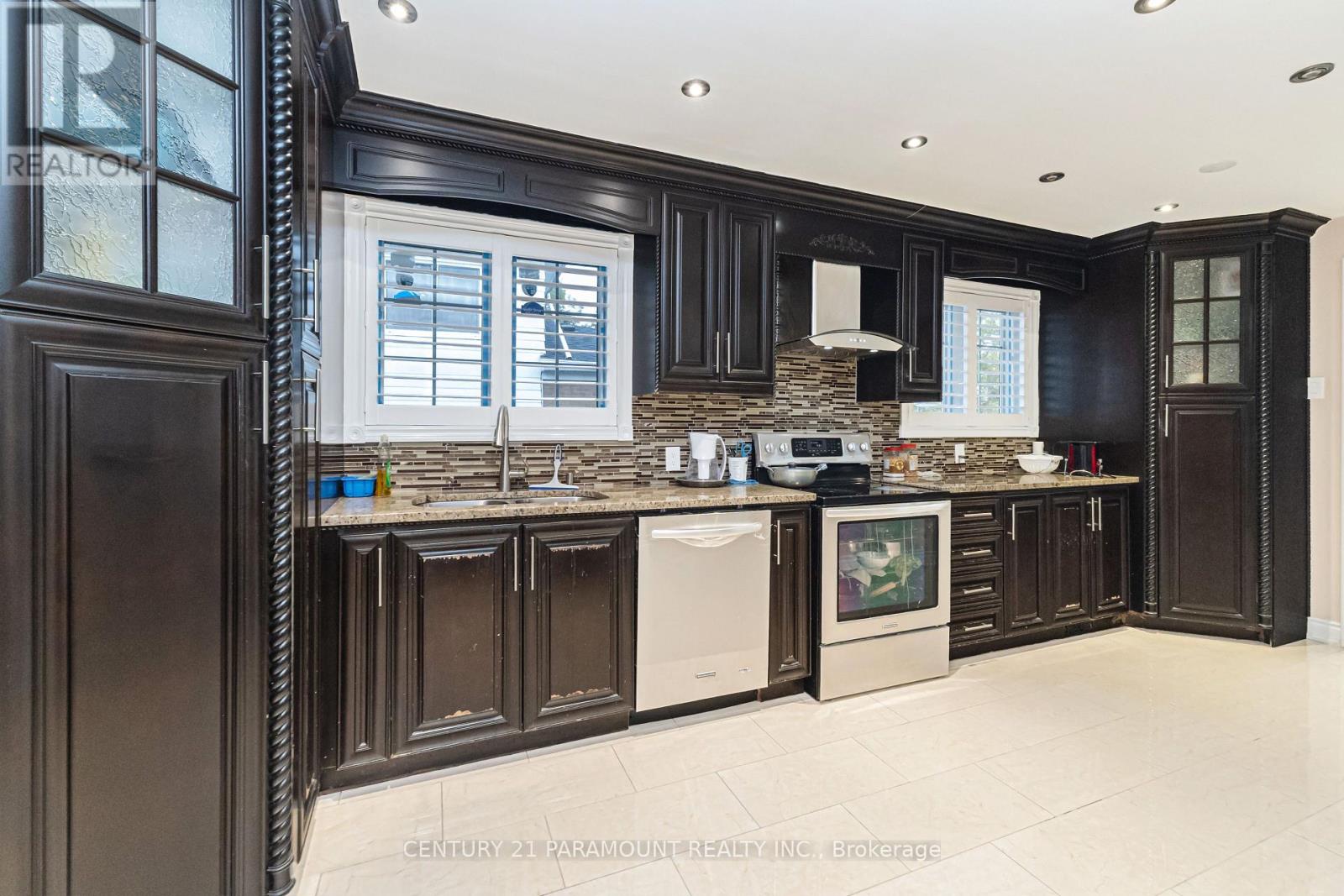 3135 Purnell Court, Mississauga, Ontario  L4T 2J7 - Photo 7 - W14091598