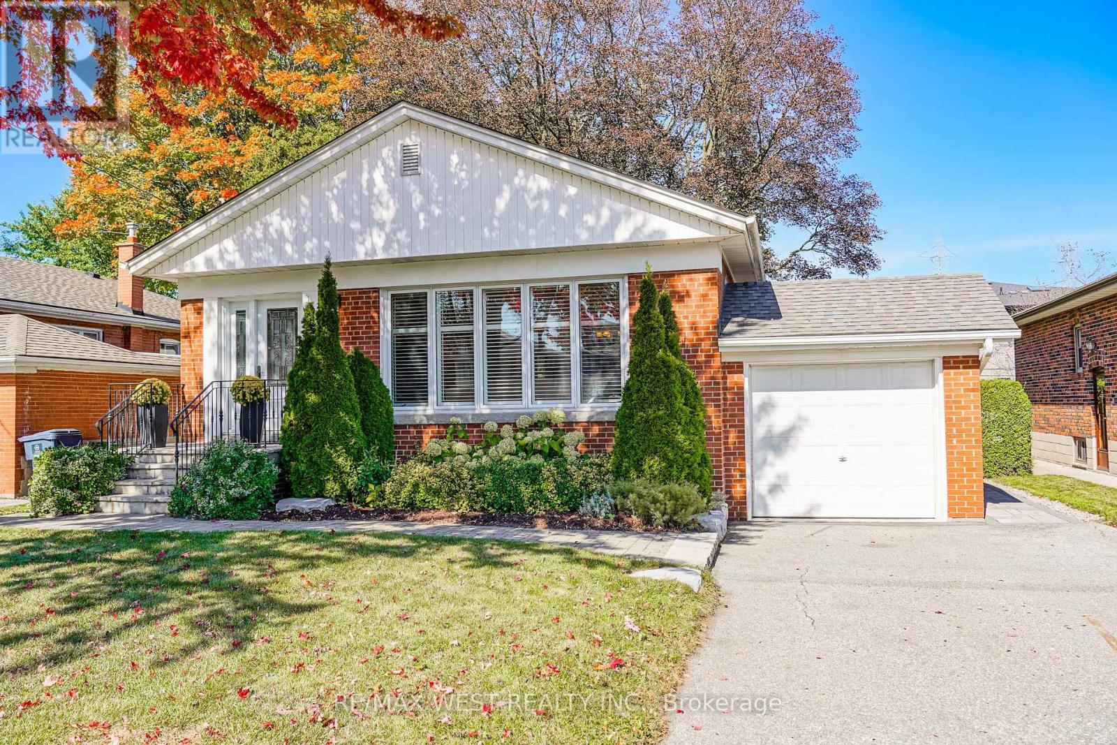 18 NASHLAND AVENUE, Toronto, Ontario