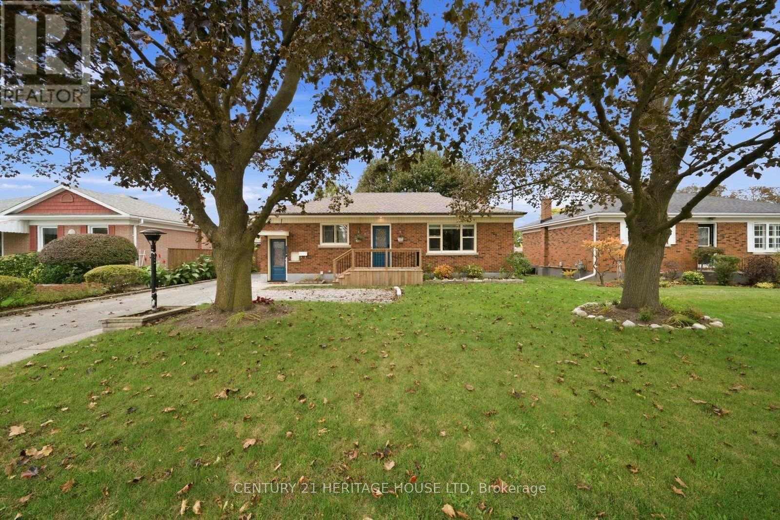 83 Fairview Drive, Brantford, Ontario N3R 2W8 - Photo 2 - X14091602