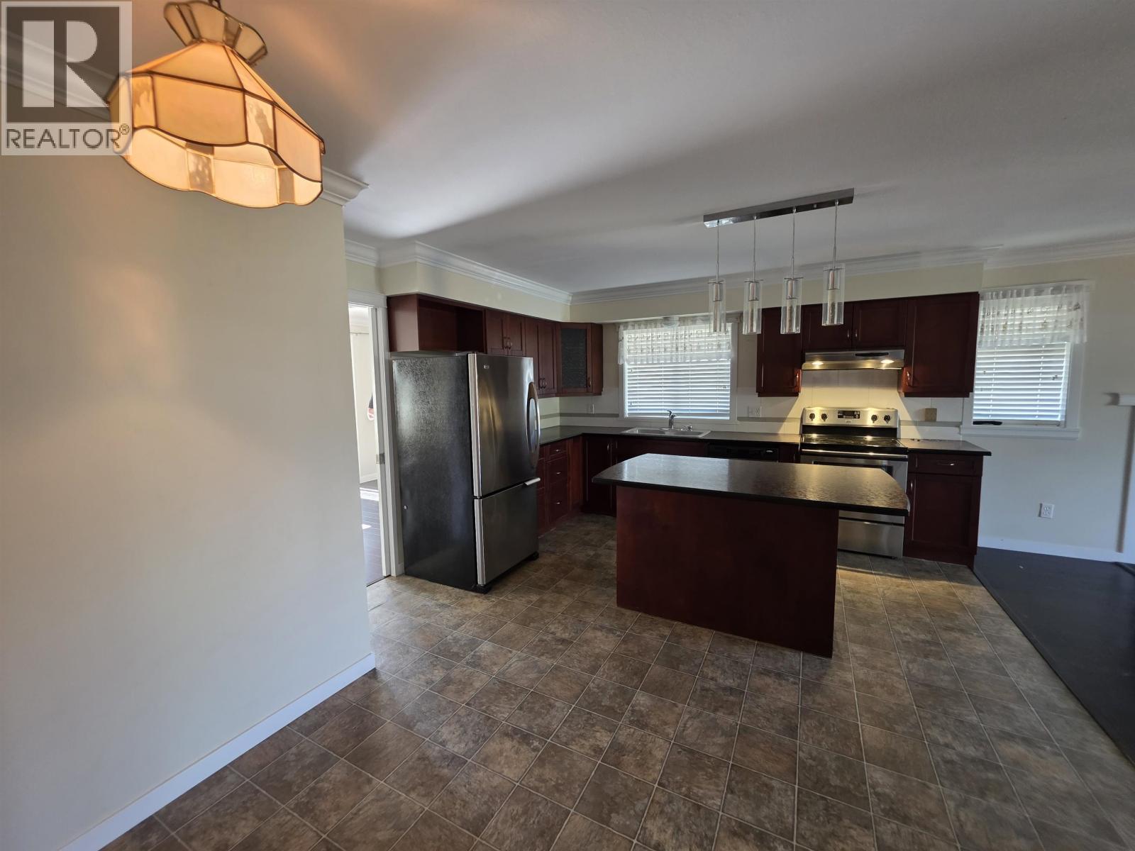2049 Poel Place, Port Coquitlam, British Columbia  V3C 5H9 - Photo 2 - R3169763
