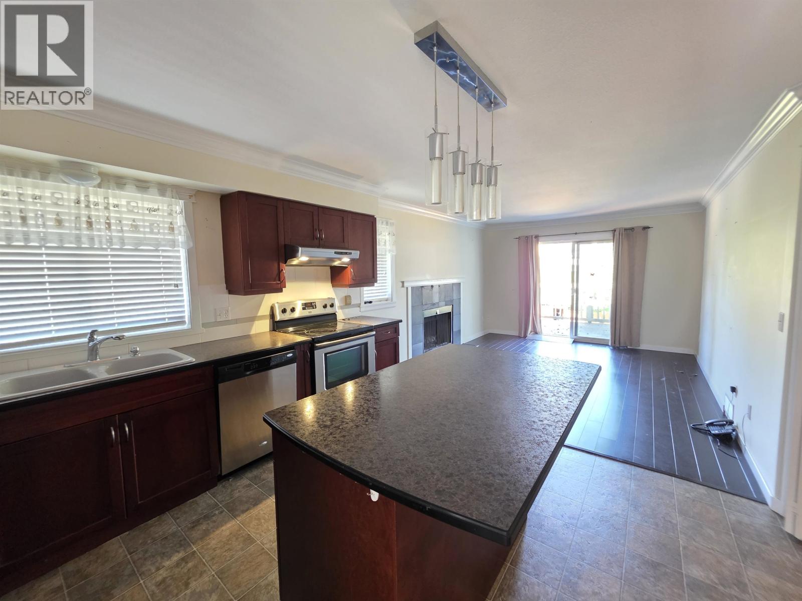 2049 Poel Place, Port Coquitlam, British Columbia  V3C 5H9 - Photo 3 - R3169763