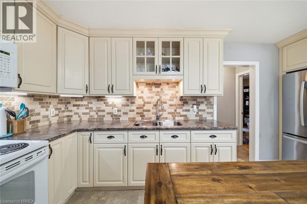 83 Fairview Drive, Brantford, Ontario  N3R 2W8 - Photo 8 - 40868786