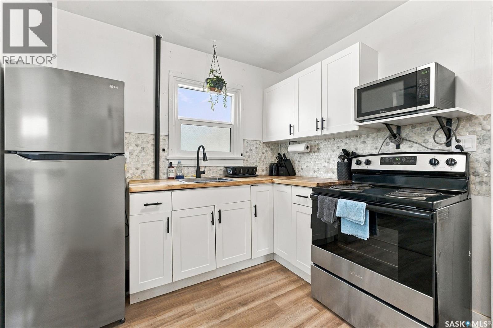 1116 12th Street E, Saskatoon, Saskatchewan  S7H 0E2 - Photo 2 - SK051383