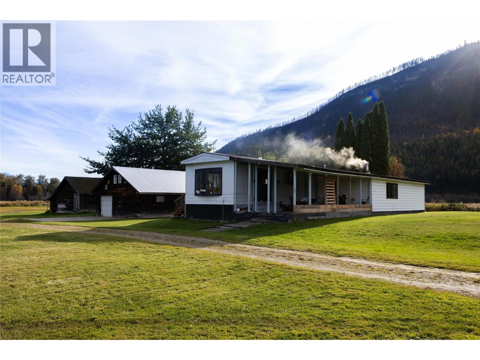 13226 31 Highway, Meadow Creek, British Columbia  V0G 1N0 - Photo 11 - 10403915