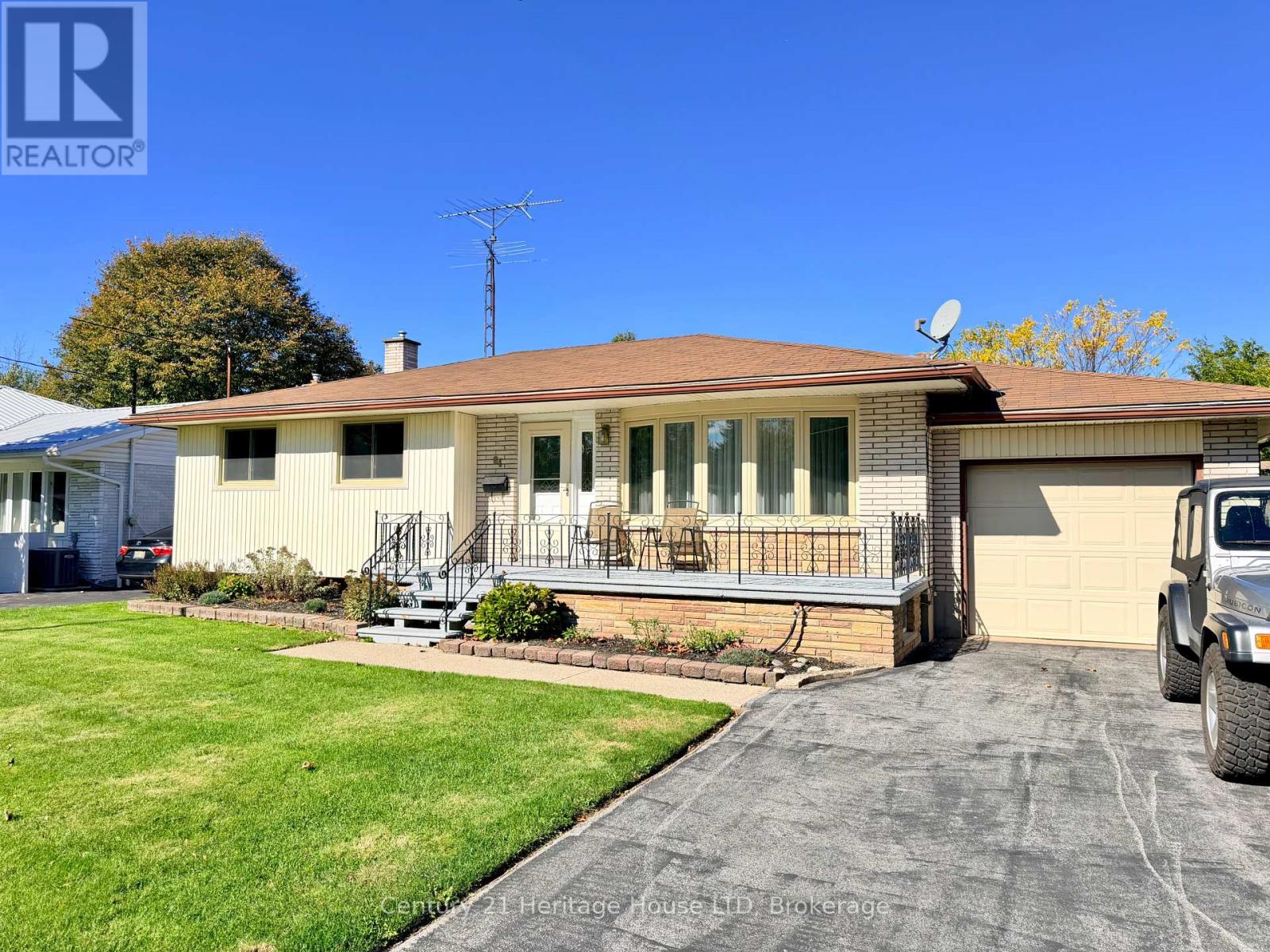 64 CROYDON DRIVE, St. Catharines, Ontario