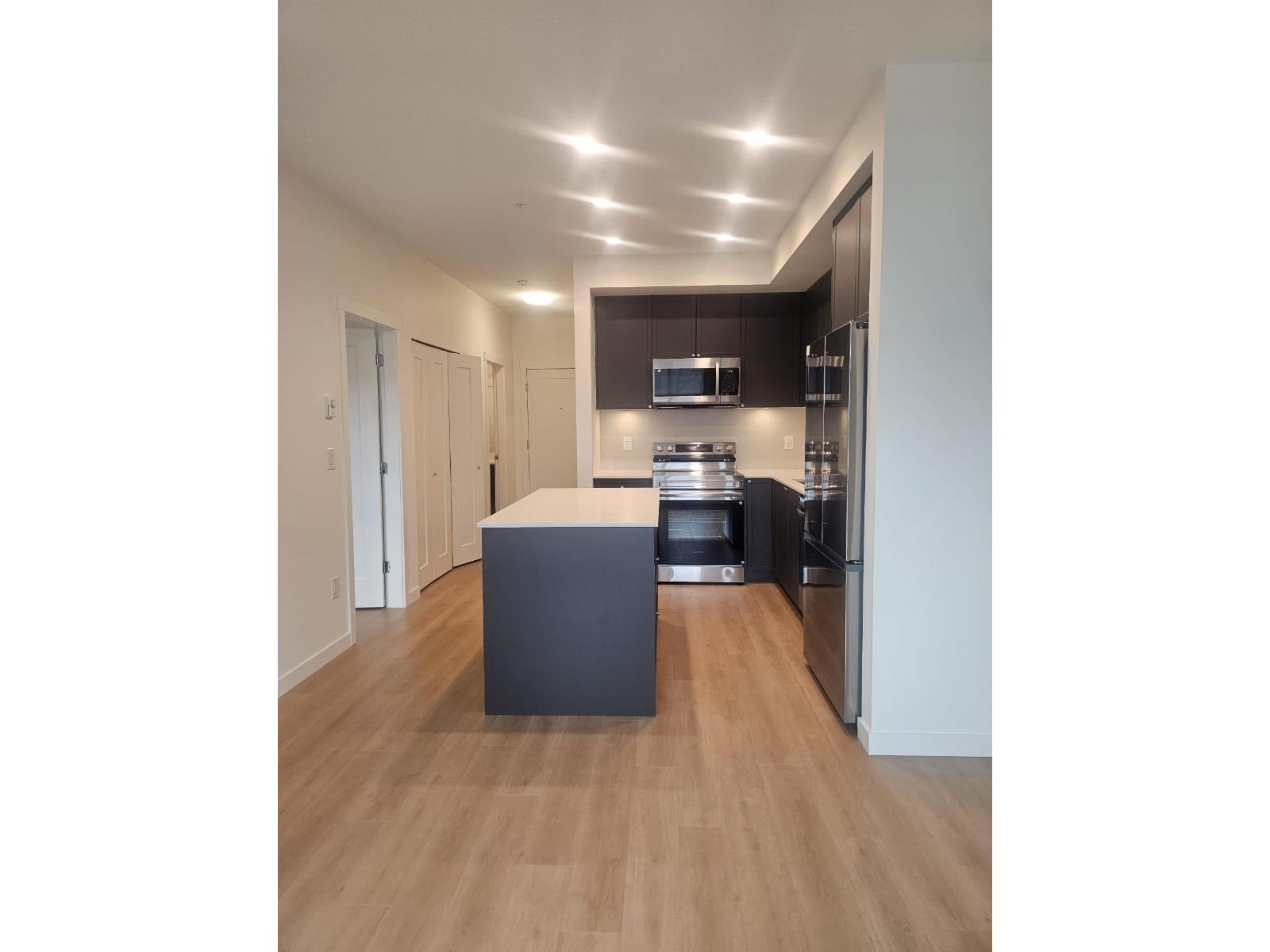 316 15730 Fraser Highway, Surrey, British Columbia  V4N 0Y6 - Photo 4 - R3176389