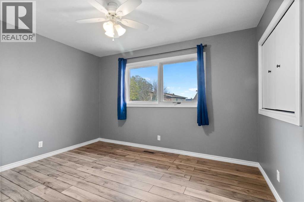 33 Valley Crescent