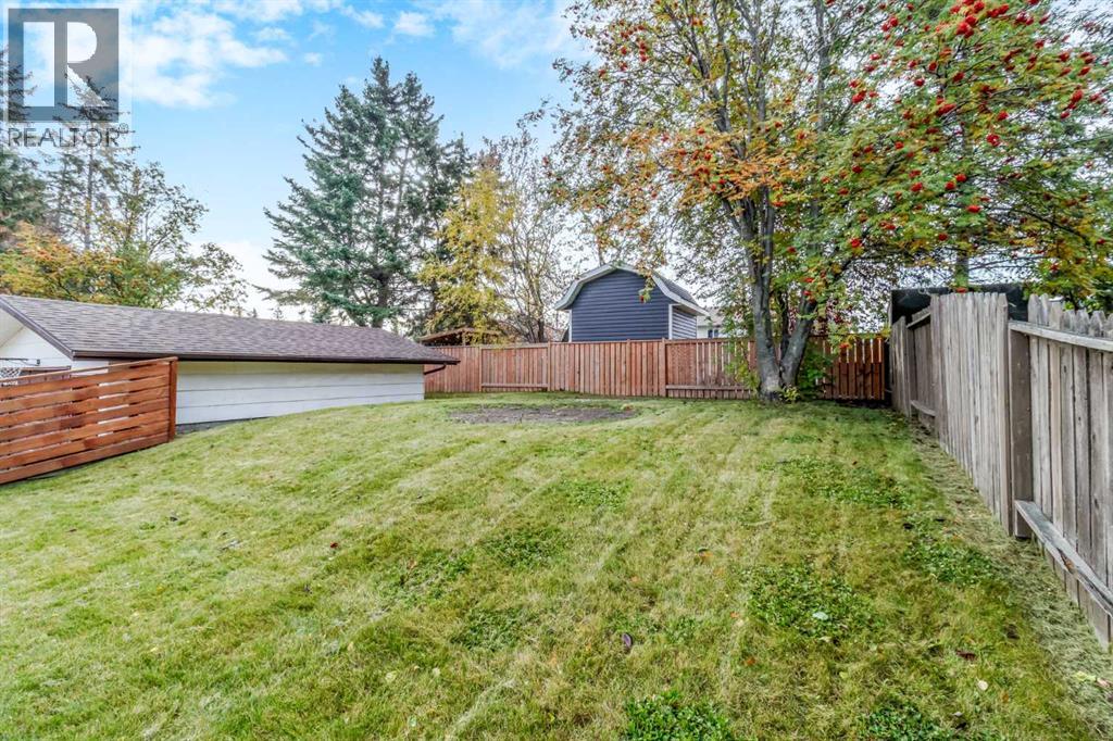 33 Valley Crescent