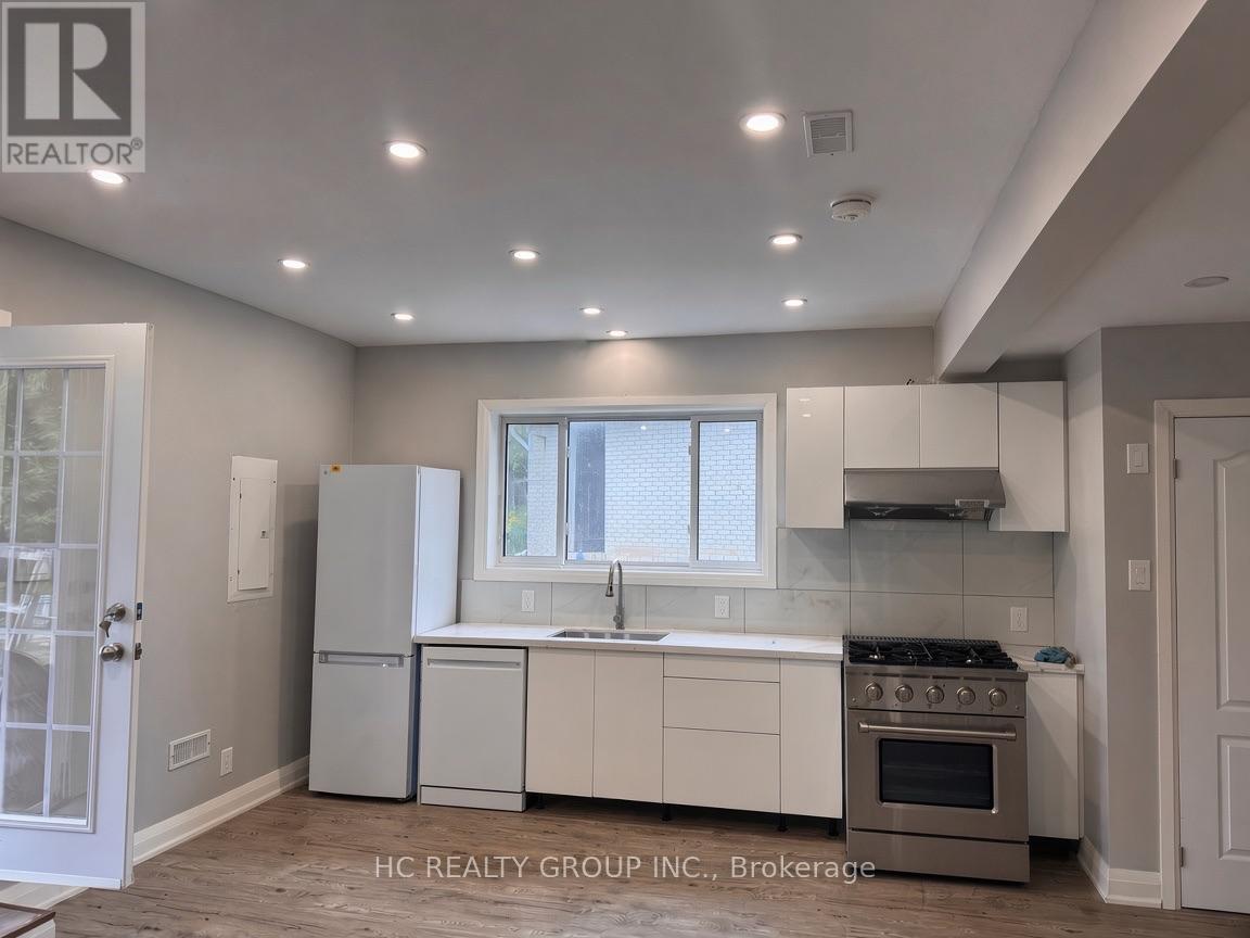 32 B King Richard Court, Markham, Ontario  L3P 1M1 - Photo 4 - N14091528