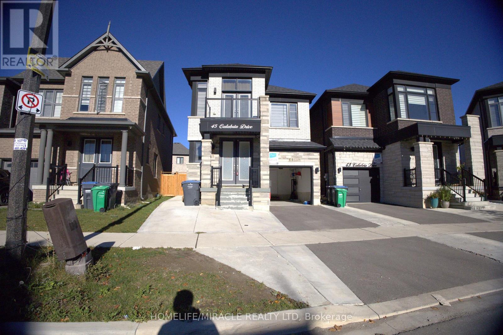 45 Calabria Drive, Caledon, Ontario  L7C 4L2 - Photo 4 - W14090992