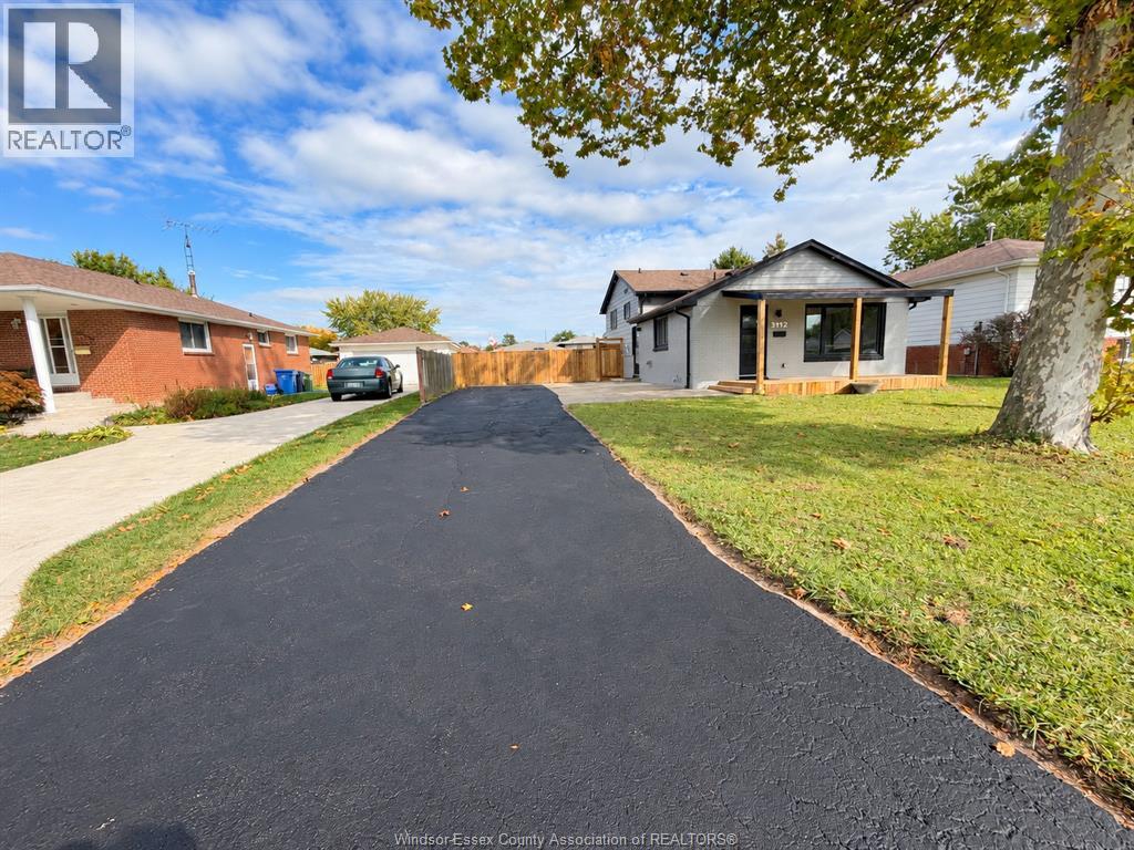 3112 AUSTEN, Windsor, Ontario