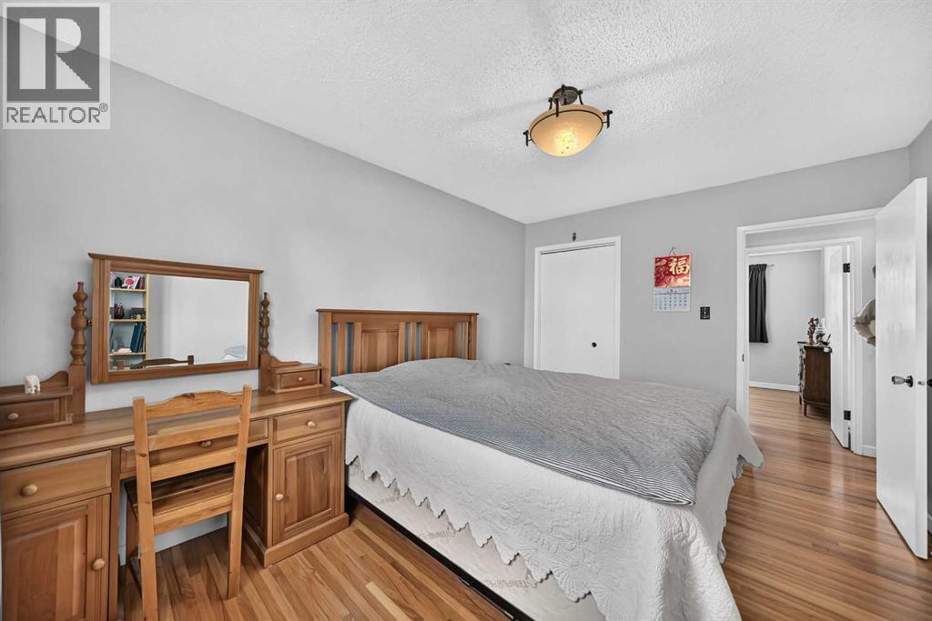 10647 Shillington Crescent Sw, Calgary, Alberta T2W 0N8 - Photo 21 - A2349397