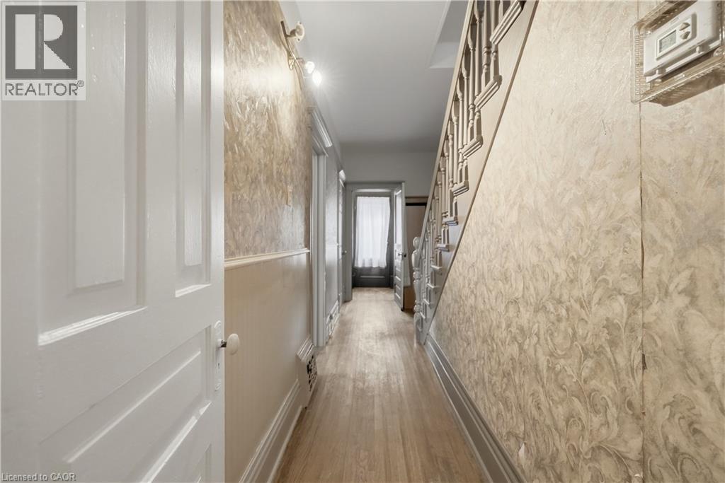 418 Main Street W, Hamilton, Ontario  L8P 1K6 - Photo 11 - 40869845