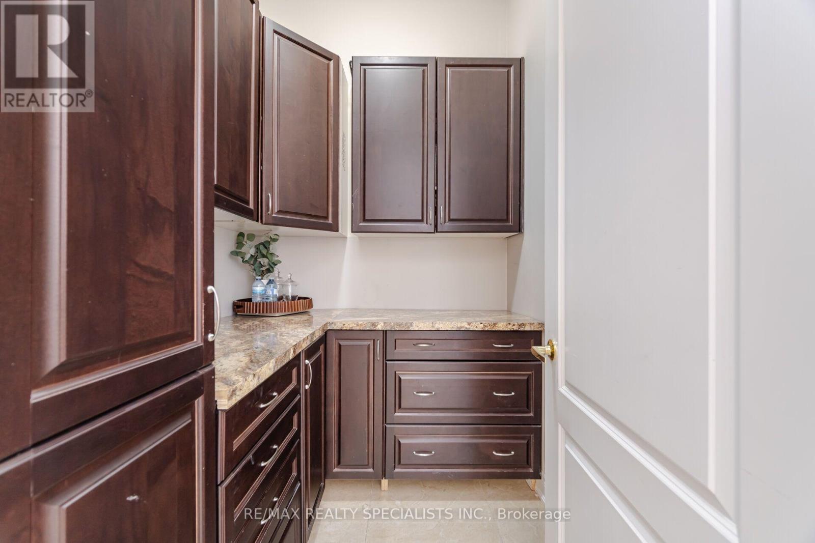 54 Berkwood Hollow Court, Brampton, Ontario  L6Y 2Y1 - Photo 18 - W14091676