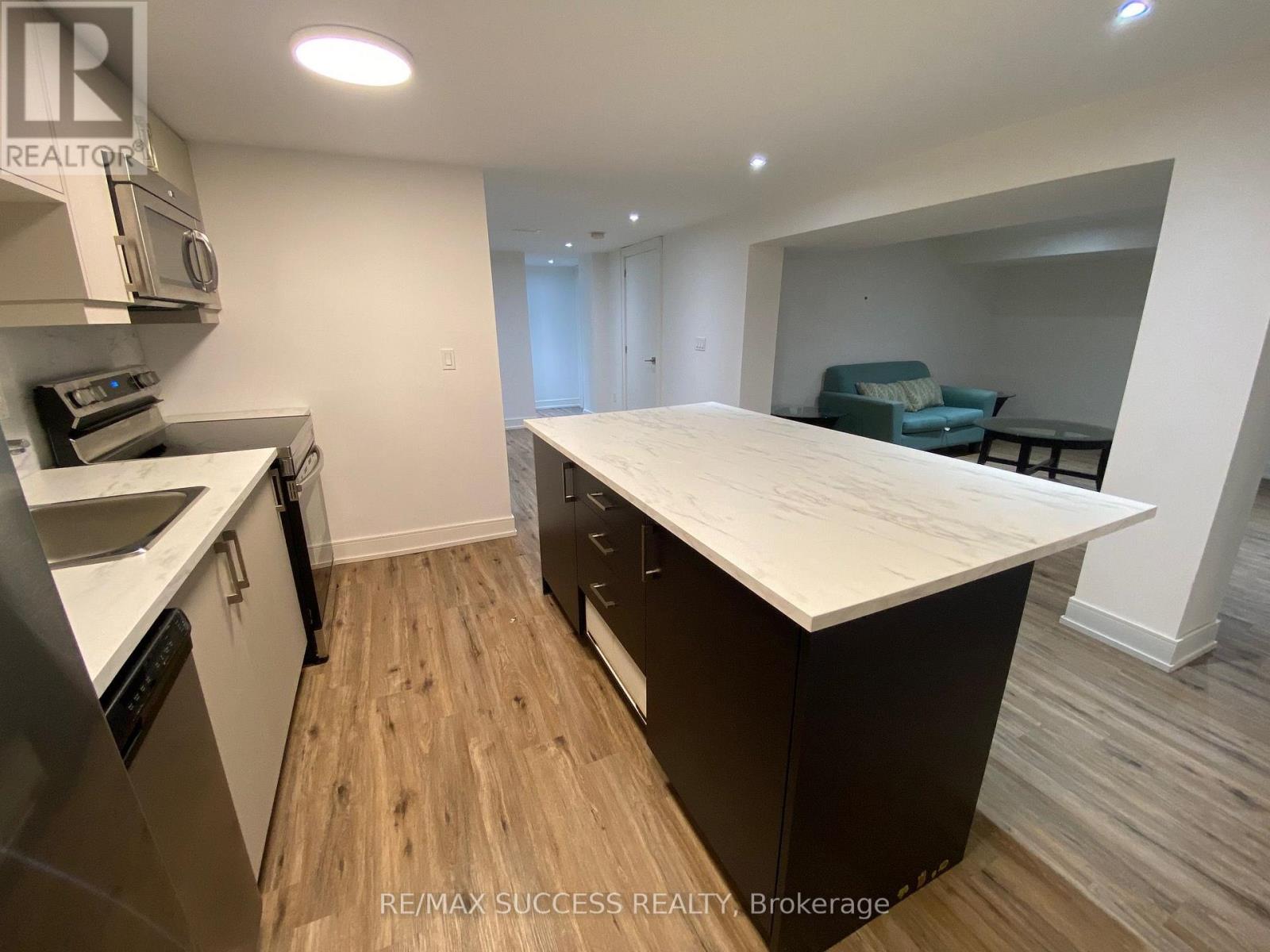 Bsmt - 32 Billingham Road, Toronto, Ontario  M9B 3X1 - Photo 8 - W14091690