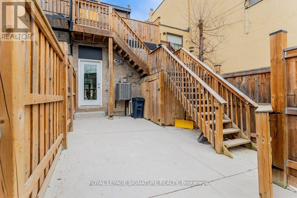 Upper - 851 O'connor Drive, Toronto, Ontario  M4B 2S7 - Photo 17 - E14091724