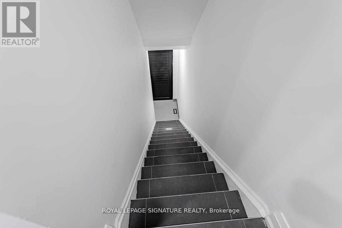 Upper - 851 O'connor Drive, Toronto, Ontario  M4B 2S7 - Photo 23 - E14091724