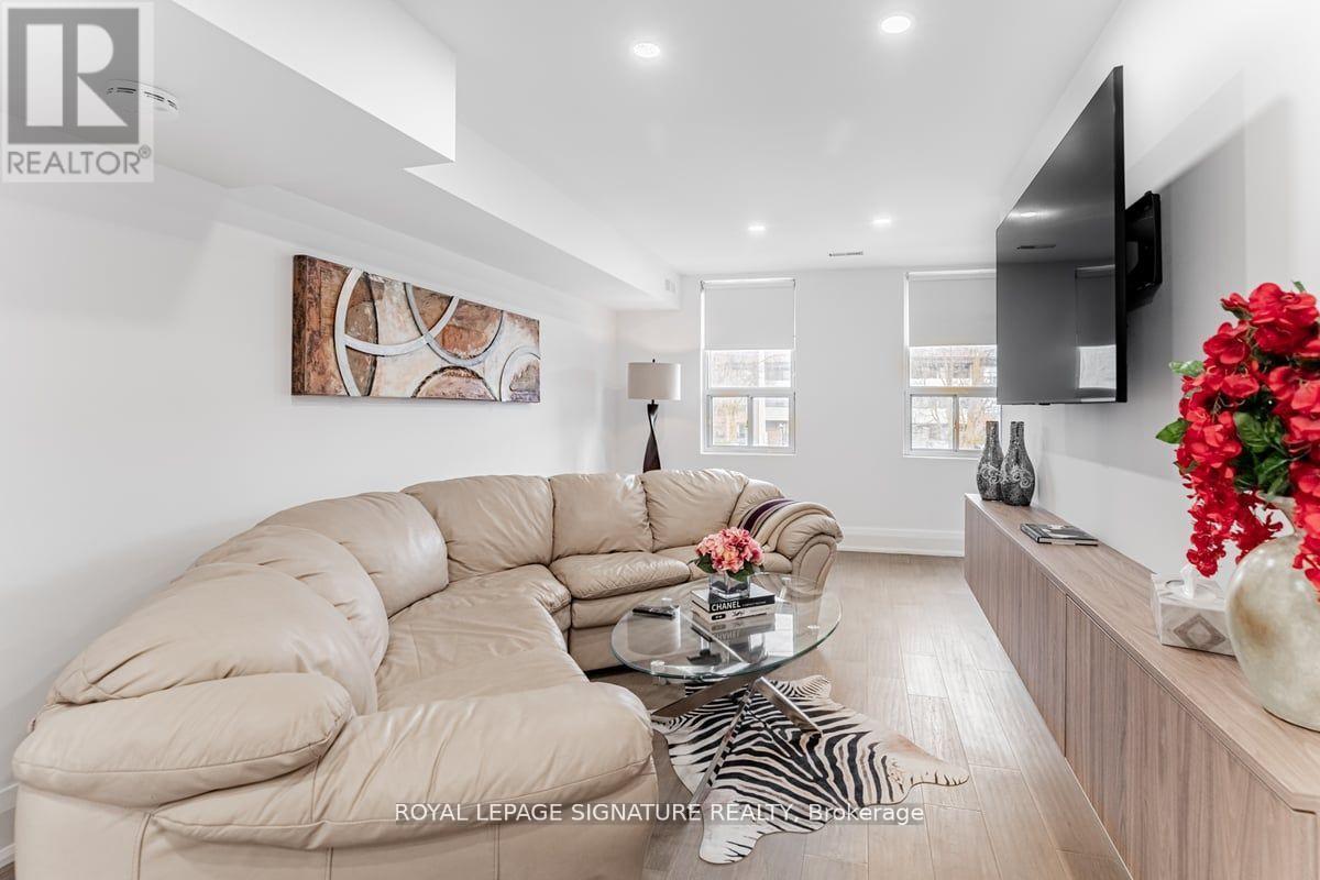 Upper - 851 O'connor Drive, Toronto, Ontario  M4B 2S7 - Photo 7 - E14091724