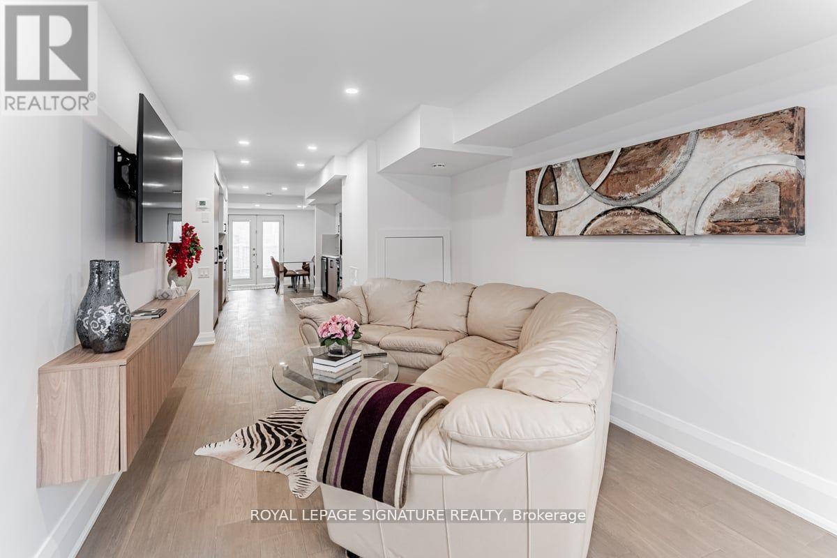 Upper - 851 O'connor Drive, Toronto, Ontario  M4B 2S7 - Photo 8 - E14091724