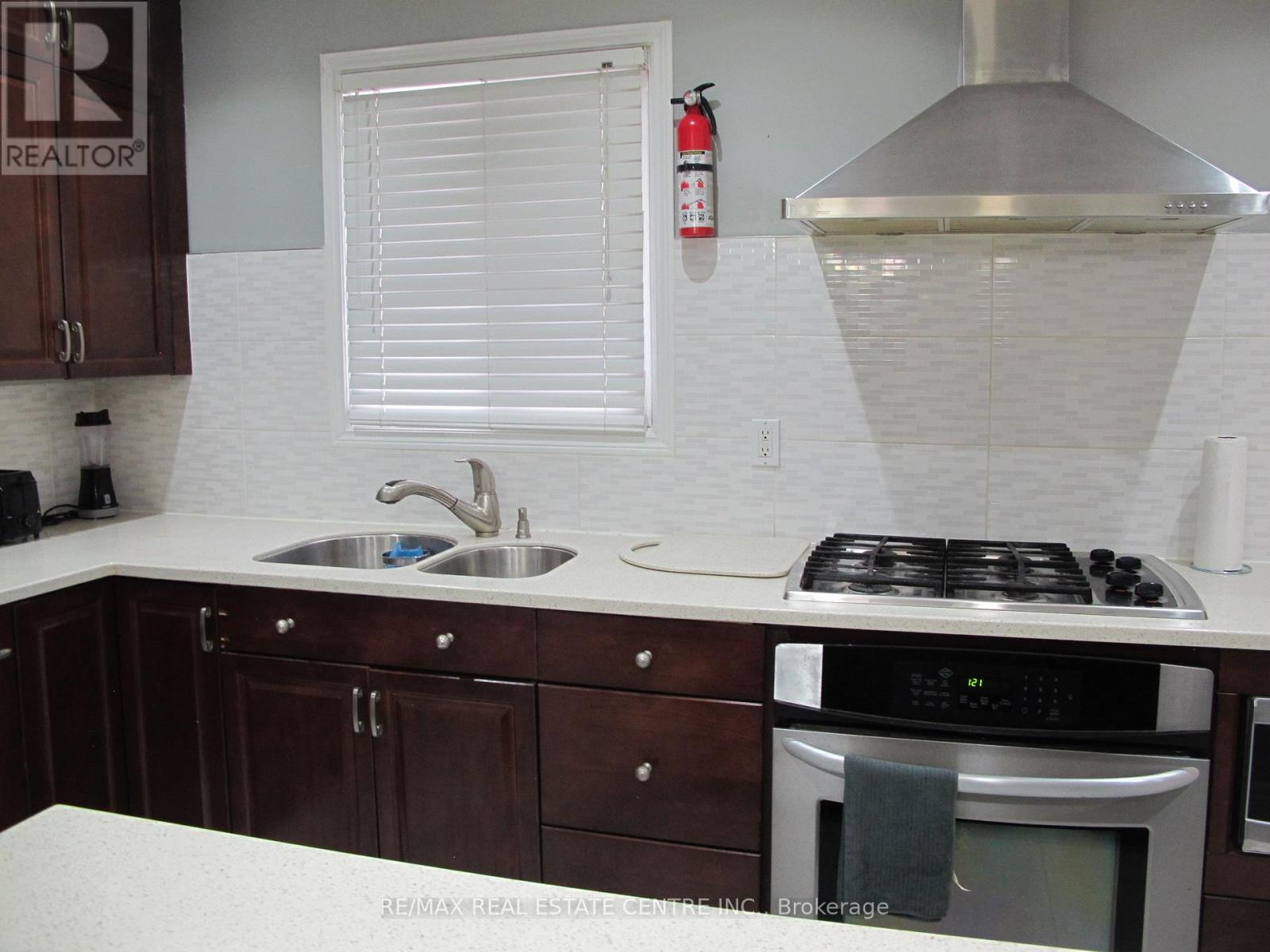4695 Empire(Upper Floor) Crescent, Mississauga, Ontario  L5R 1M5 - Photo 5 - W14091720