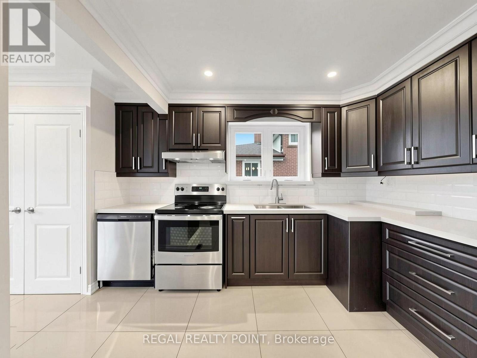71 Clydesdale Drive, Toronto, Ontario  M2J 3N3 - Photo 9 - C14090194