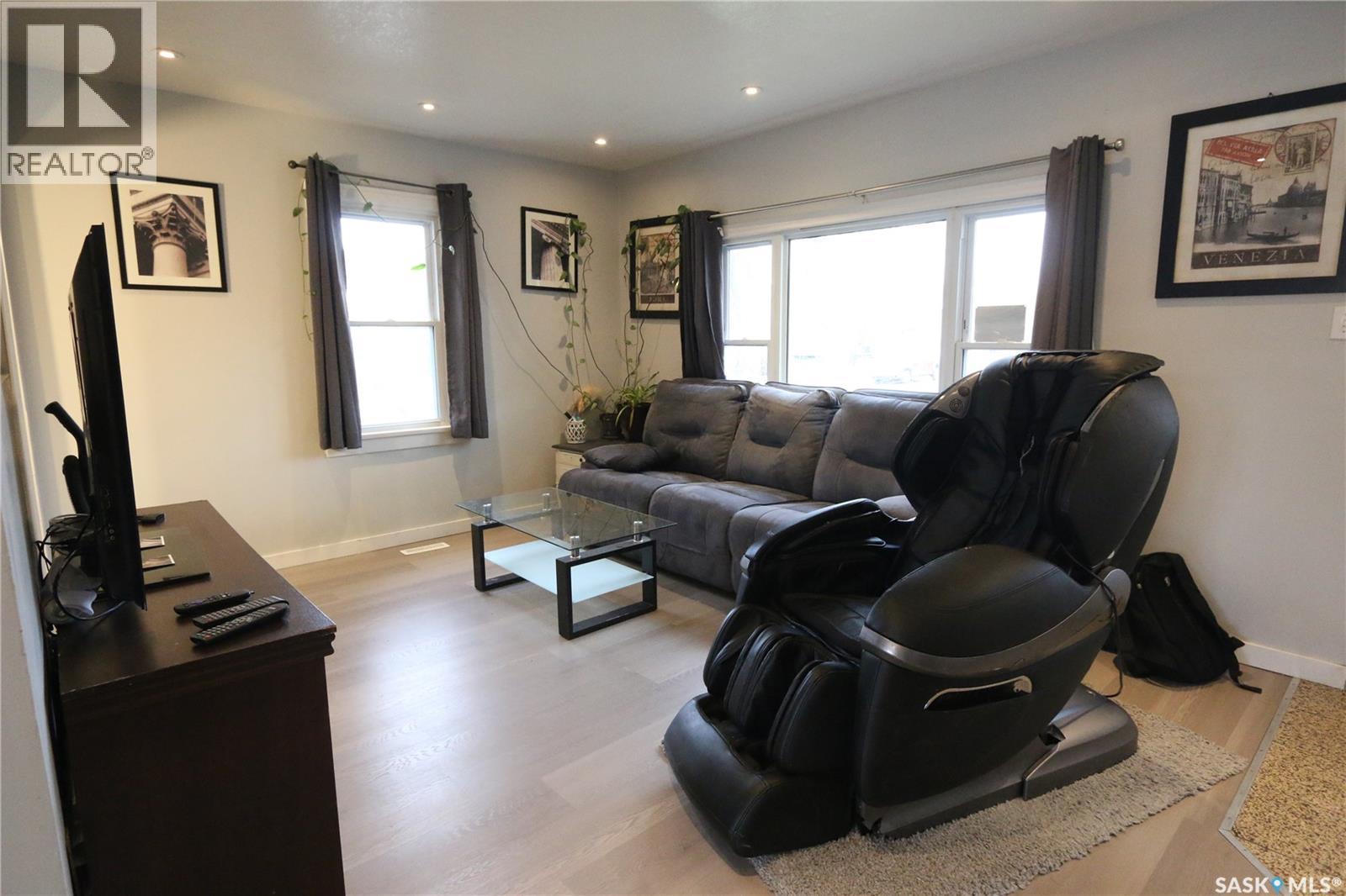 1000 Wascana Street, Regina, Saskatchewan  S4T 4H7 - Photo 4 - SK051384