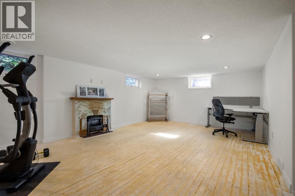 2501 20 Street